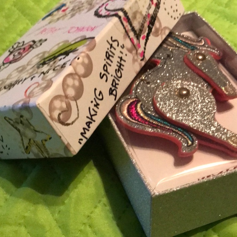 Betsey Johnson Unicorn key Fob - Picture 3 of 4